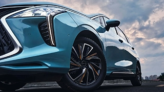 M4 Hev U-Tour Sedan Thumbnail