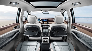 M4 Hev U-Tour Sedan Thumbnail